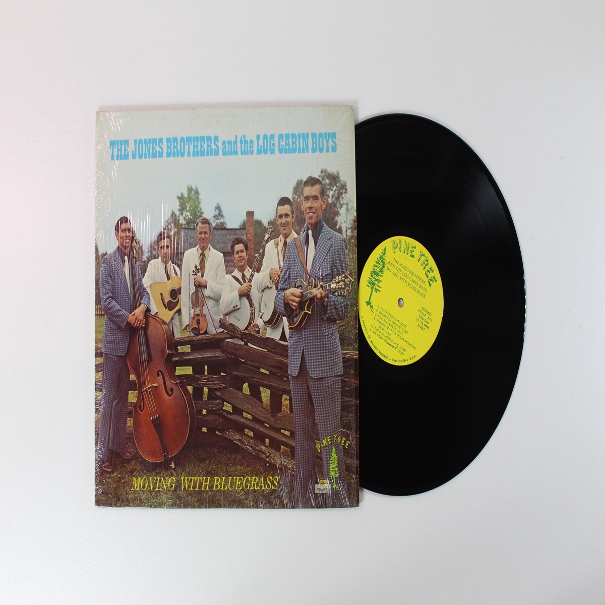 Jones Brothers – Moving With Bluegrass on Pine Tree