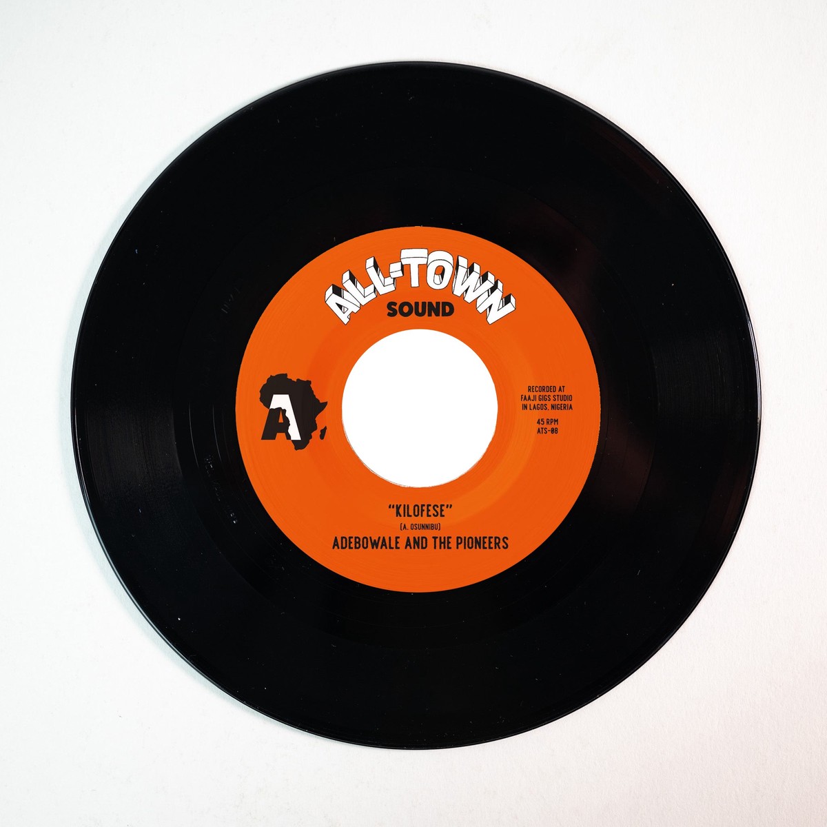 Adebowale and the Pioneers - Kilofese Unnecessary Visitor (Bama Remix) 7